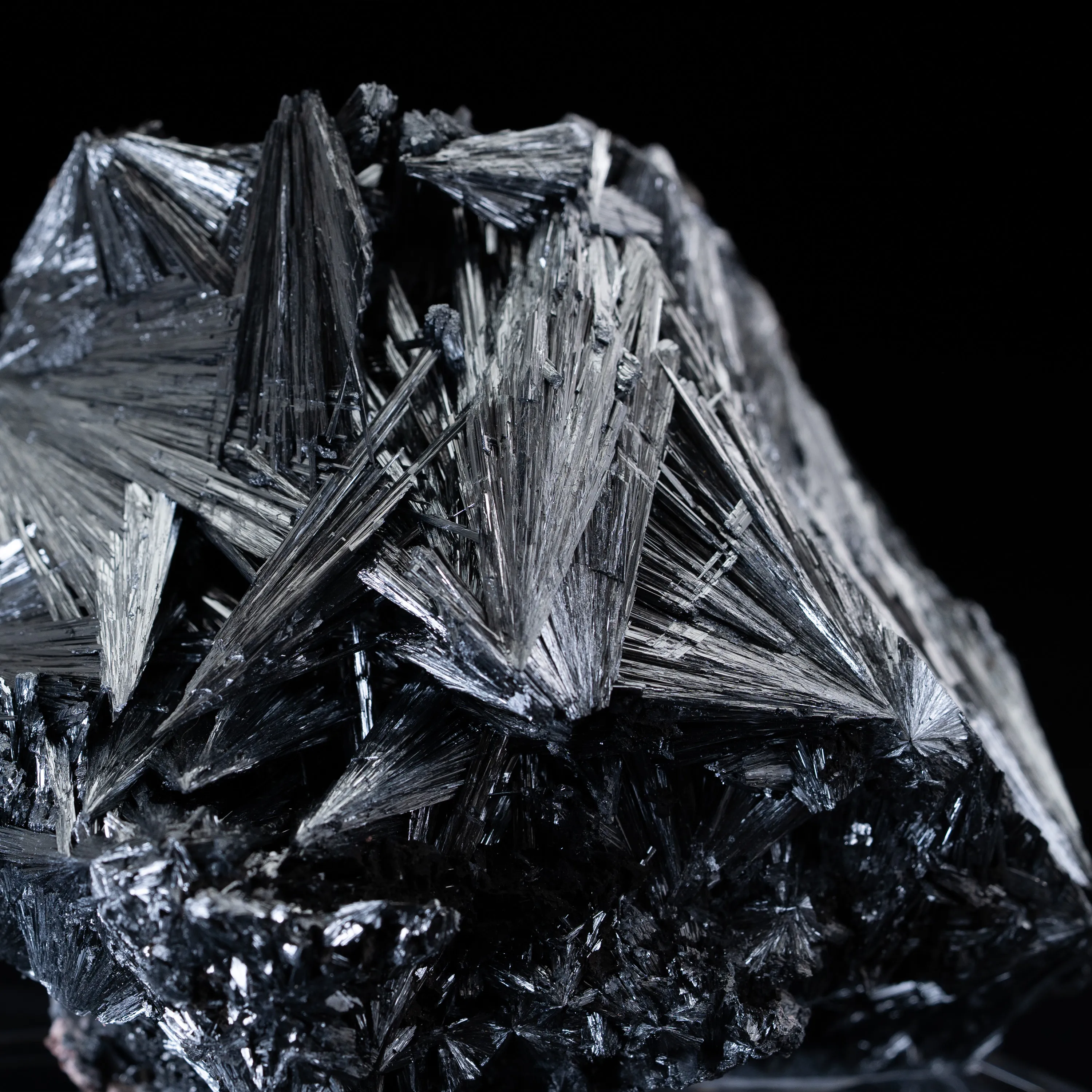 Pyrolusite from Germany, Baden-Württemberg, Gremmelsbach - image 4