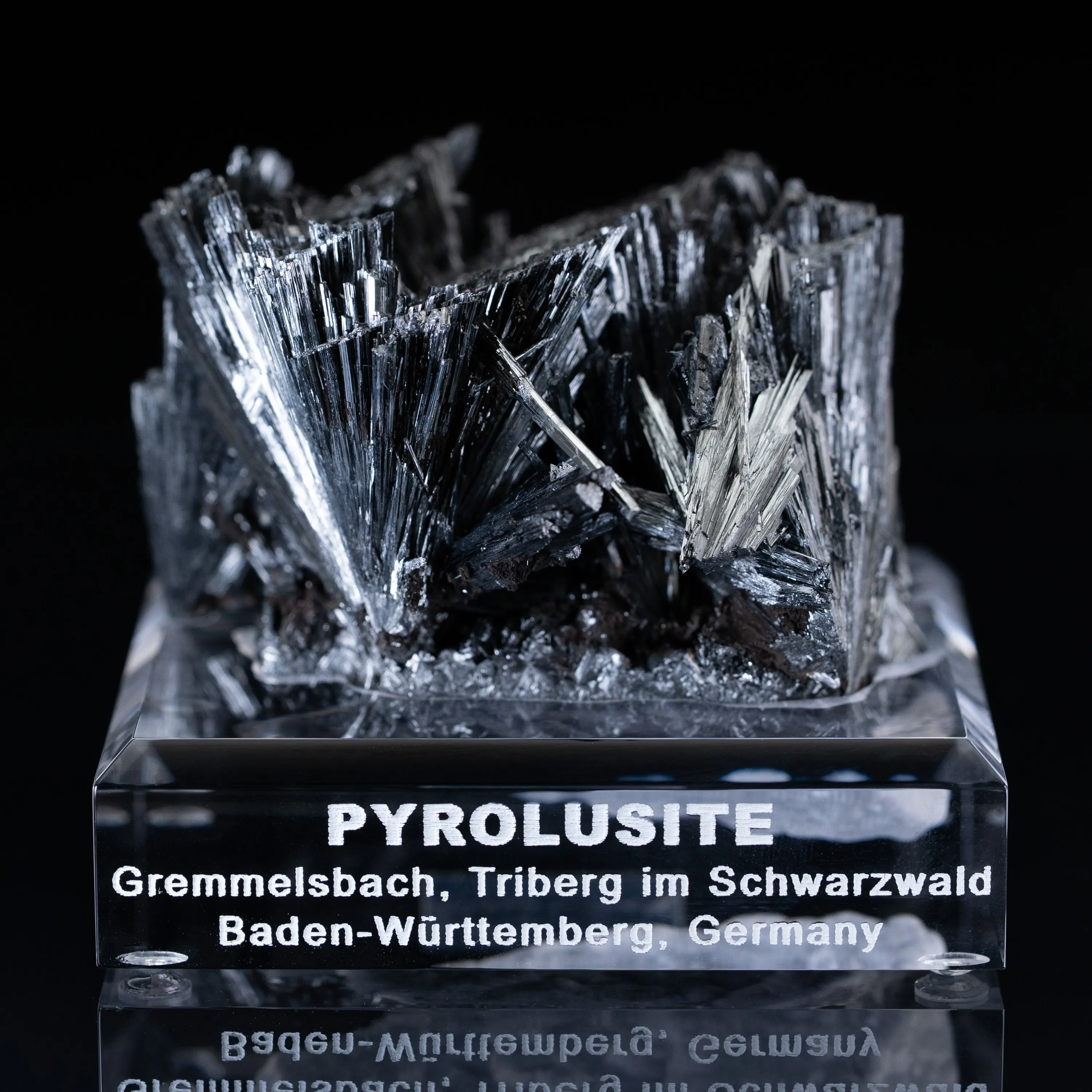 Pyrolusite from Germany, Baden-Württemberg, Gremmelsbach - image 2