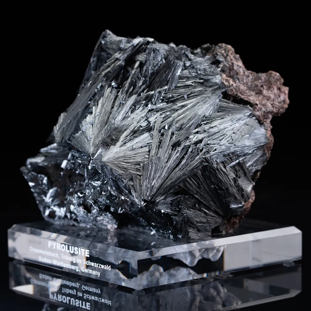 Pyrolusite from Germany, Baden-Württemberg, Gremmelsbach - image 5
