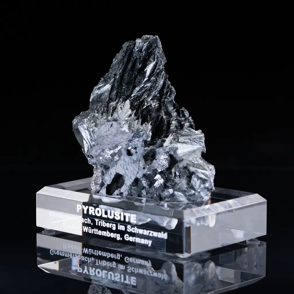 Pyrolusite from Germany, Baden-Württemberg, Gremmelsbach - image 4