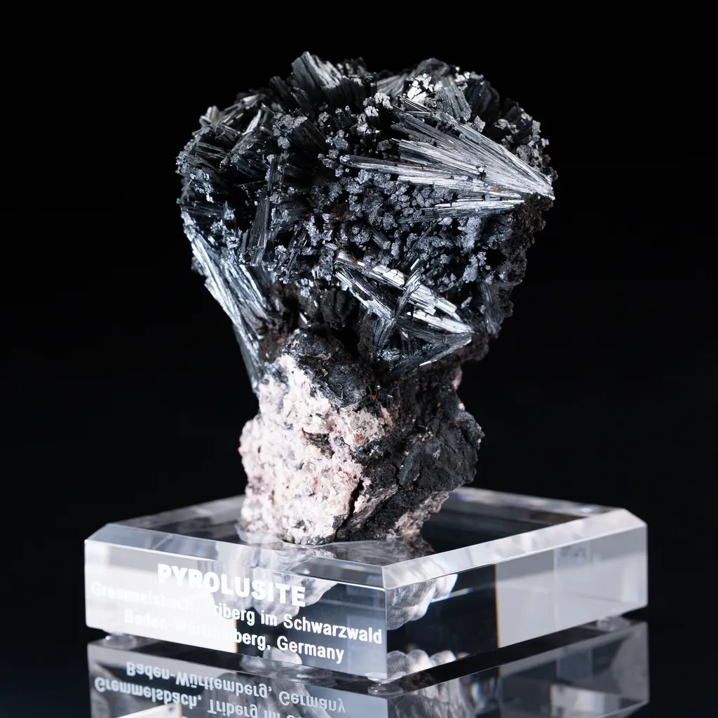 Pyrolusite from Germany, Baden-Württemberg, Gremmelsbach - image 2
