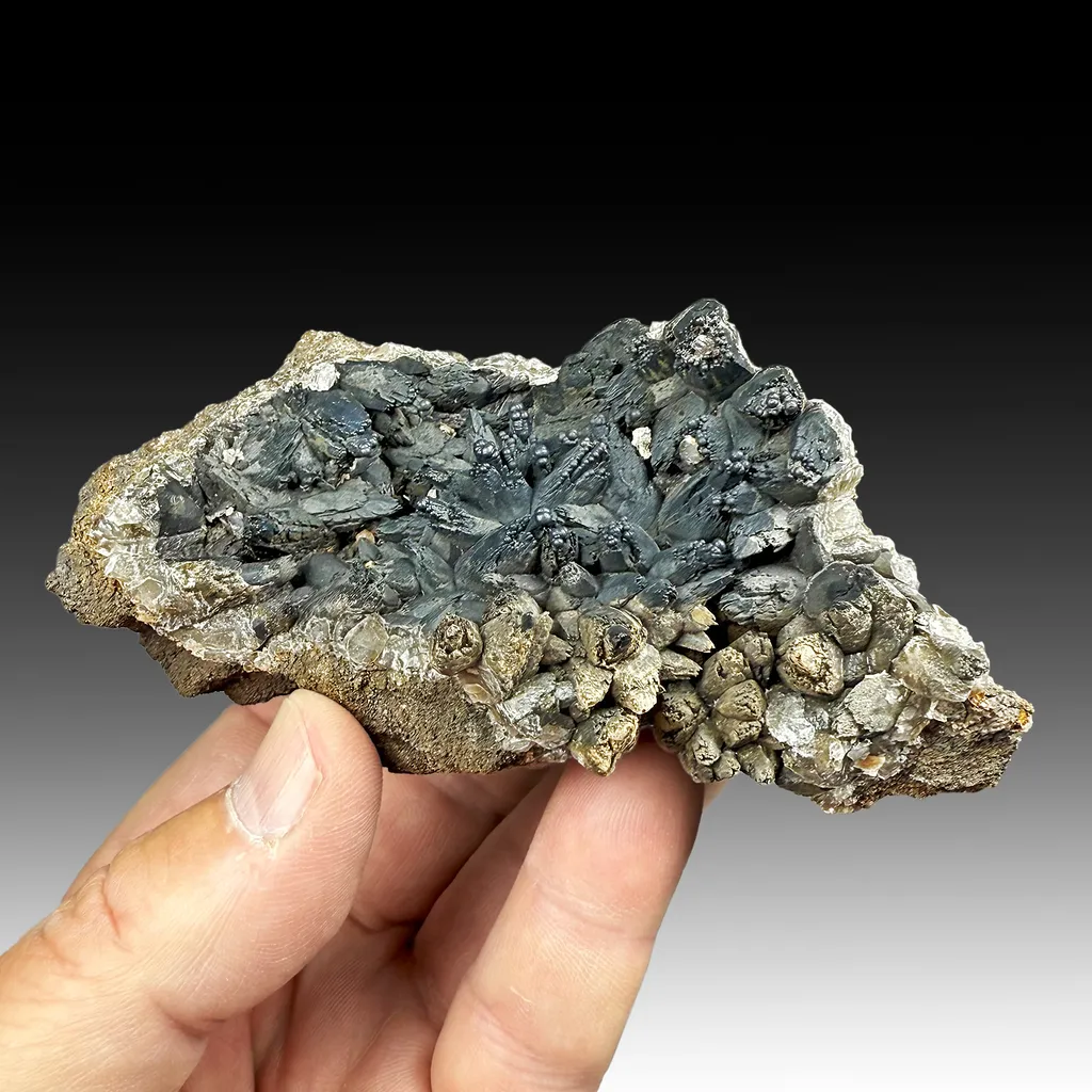 Pyrolusite on Calcite image