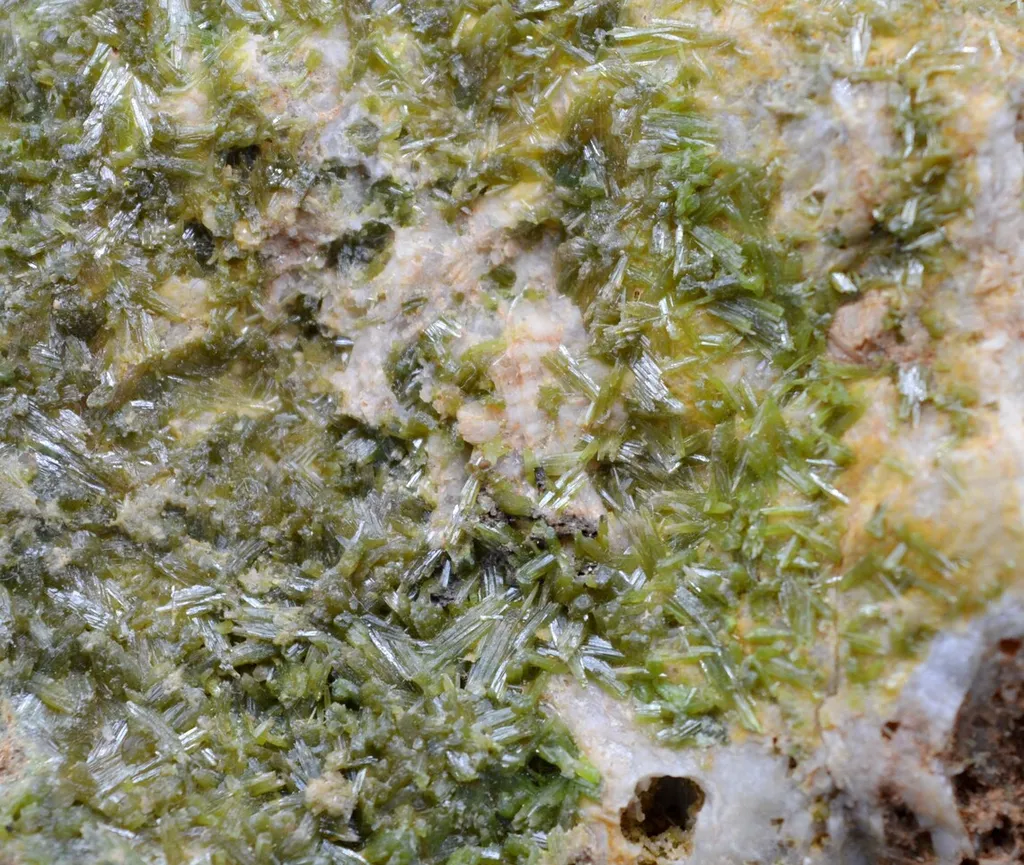 Pyromorphite 1635 grams - Steinbach, Cernay, Haut-Rhin, Grand Est, France image