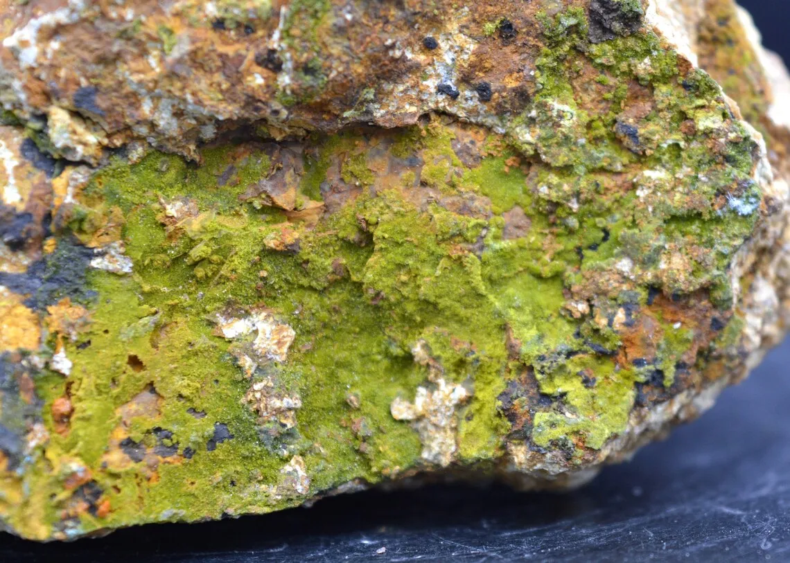 Pyromorphite 385 grams - Le Cantonnier vein, Nontron, Dordogne, France - image 3