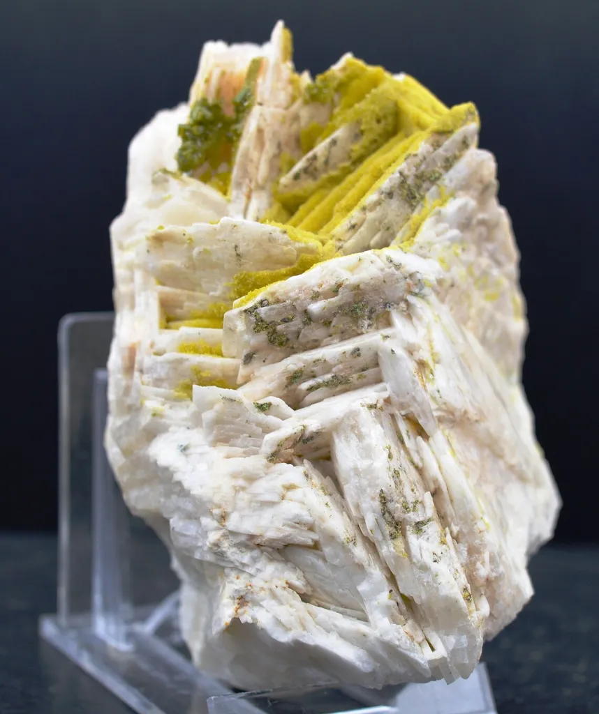 Pyromorphite 726 gr - Saint Exupéry les Roches - A89 construction site - Corrèze, France image