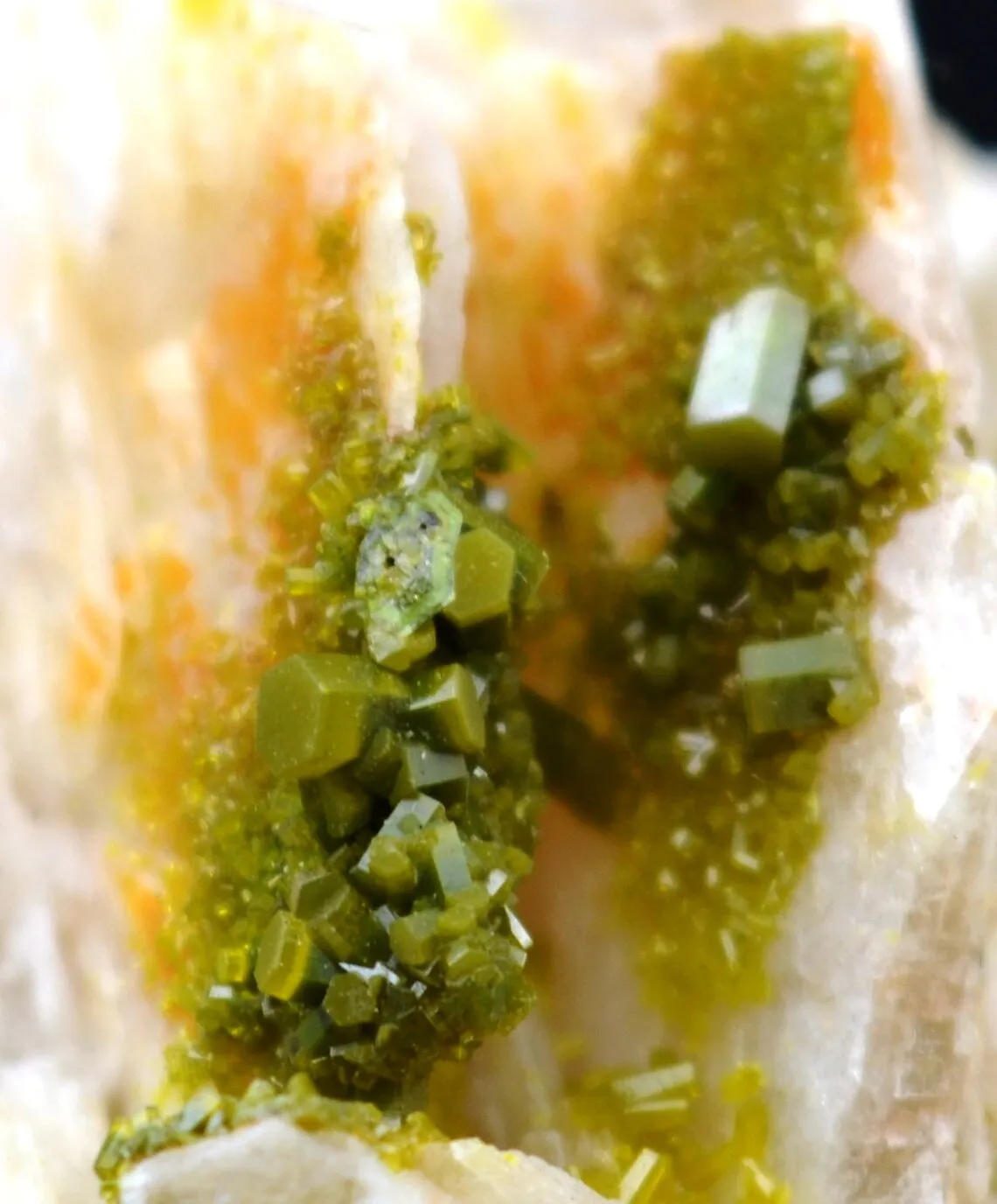 Pyromorphite 726 gr - Saint Exupéry les Roches - A89 construction site - Corrèze, France - image 3