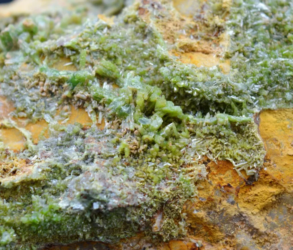 Pyromorphite 784 grams - Steinbach, Cernay, Haut-Rhin, Grand Est, France - image 5