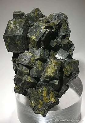Pyromorphite Altering to Galena, With Secondary Pyromorphite - image 3