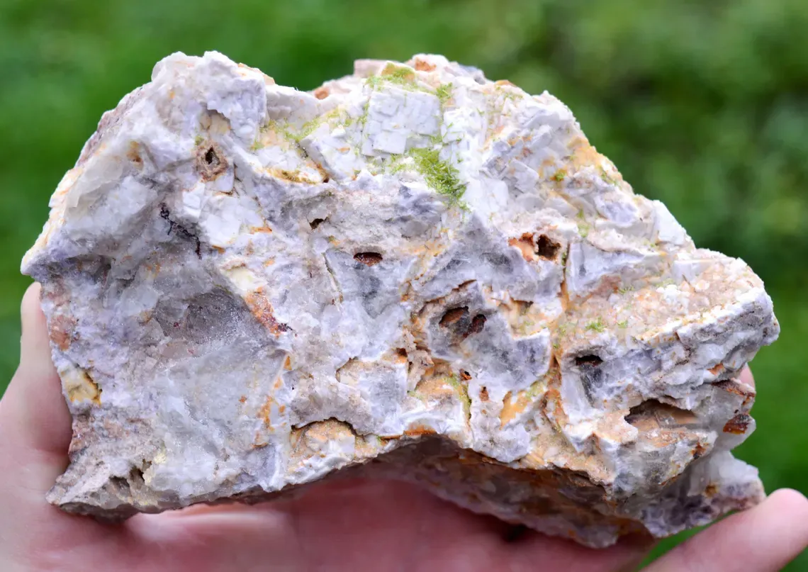 Pyromorphite Barite Fluorite 1170 grams - Chaillac Mine, Indre, Centre-Val de Loire, France - image 4
