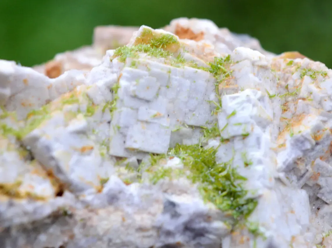 Pyromorphite Barite Fluorite 1170 grams - Chaillac Mine, Indre, Centre-Val de Loire, France - image 2
