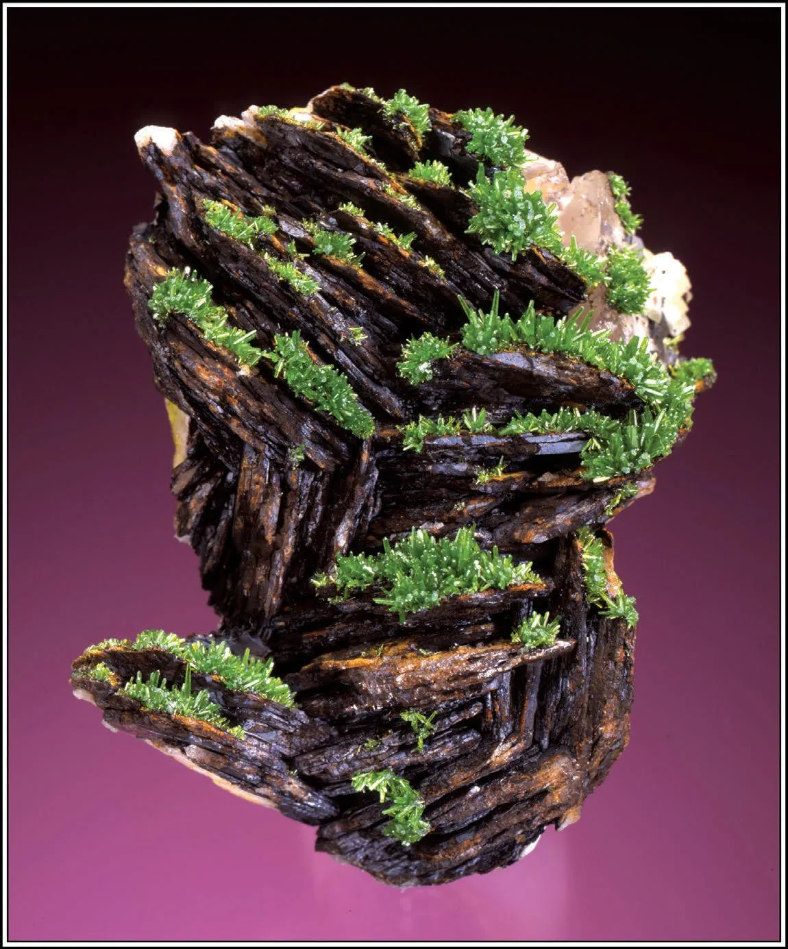 Pyromorphite, Barite, Fluorite - image 1