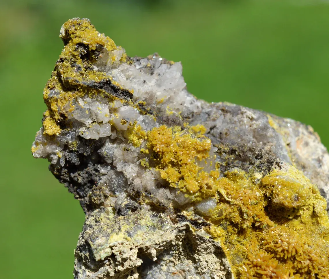 Pyromorphite & Cerussite 250 grams - Nuizière (Nuissière Mine), Chénelette, Rhône, France - image 3