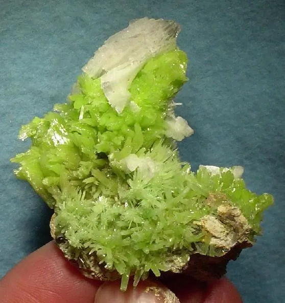 Pyromorphite, Cerussite image
