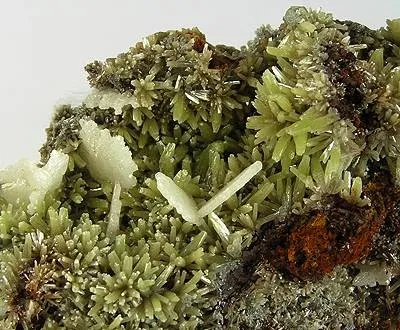 Pyromorphite, Cerussite - image 2