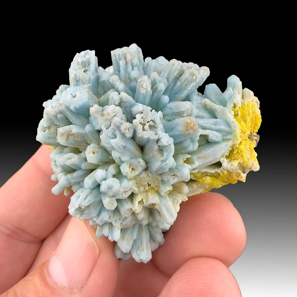 Pyromorphite from Laohuan Mine, Gongcheng Co., Guilin, Guangxi, China image