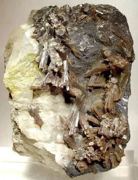 Pyromorphite, Galena, Quartz image