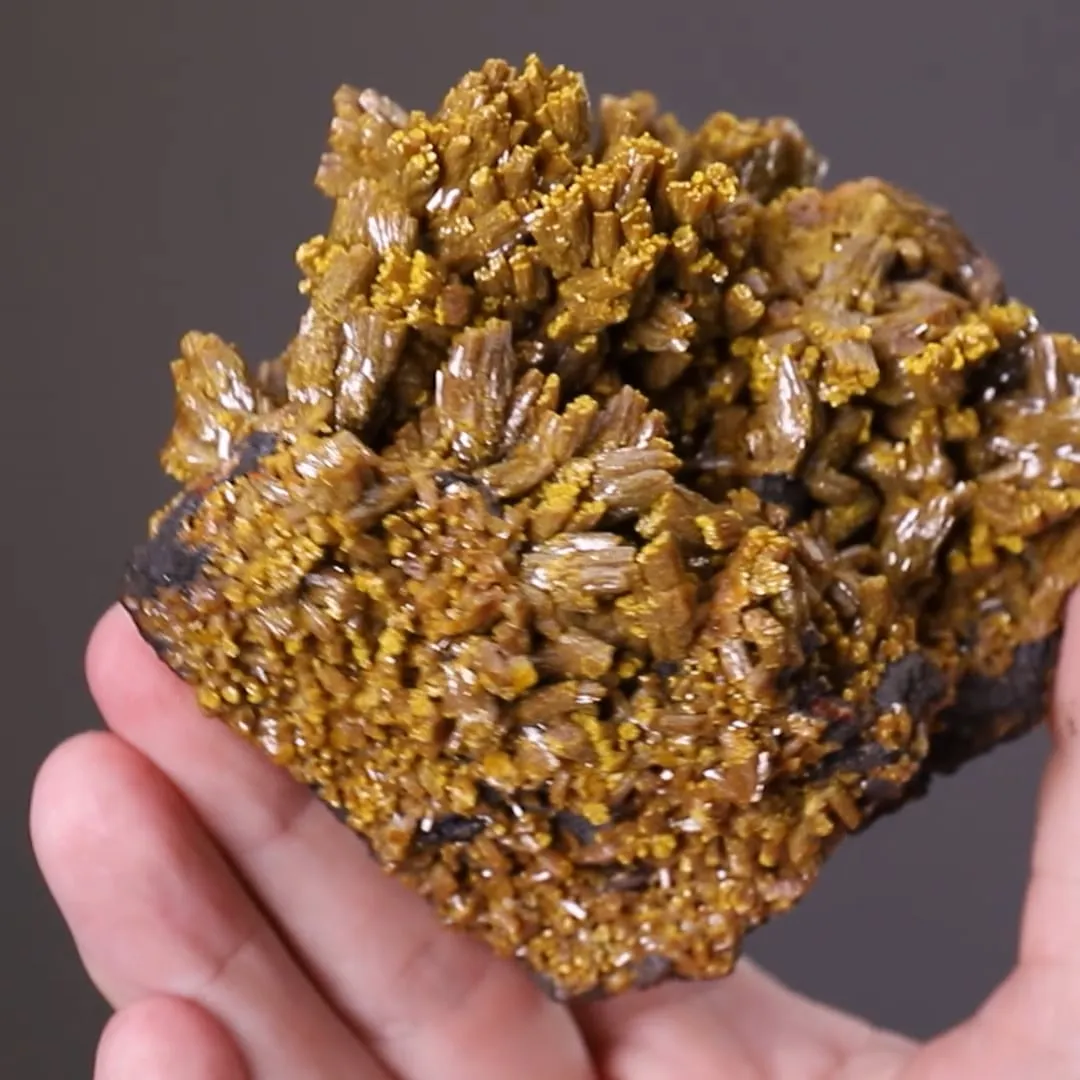 Pyromorphite on Baryte - image 2