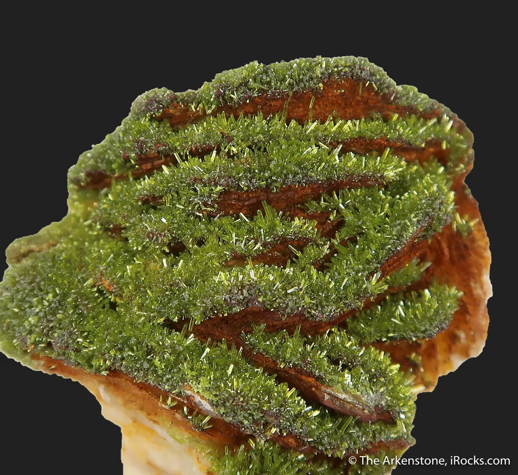Pyromorphite on Baryte - image 5