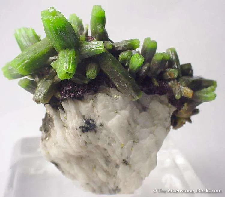 Pyromorphite on Baryte image
