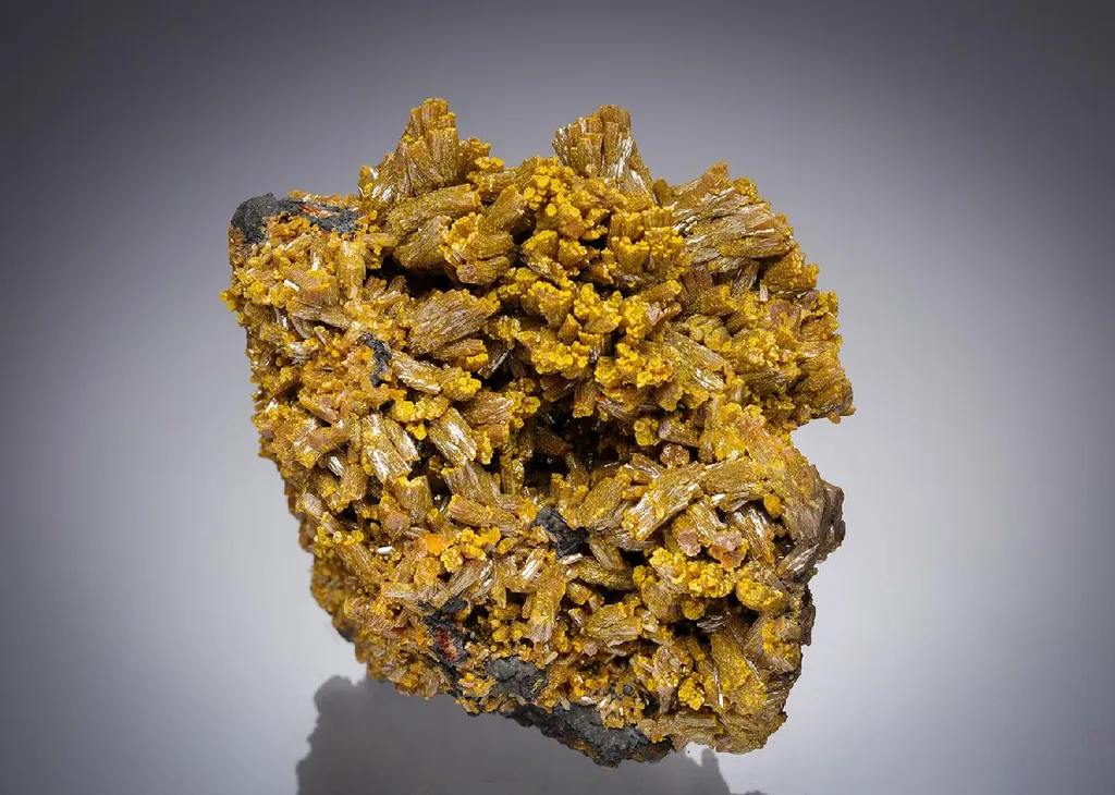 Pyromorphite on Baryte image
