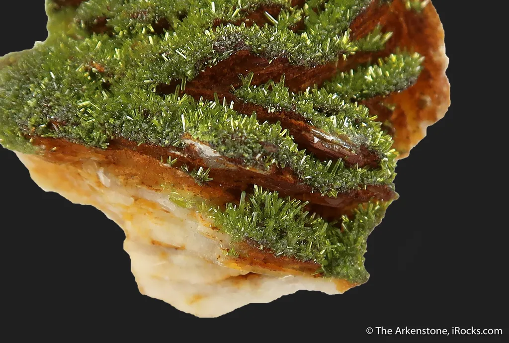 Pyromorphite on Baryte - image 4