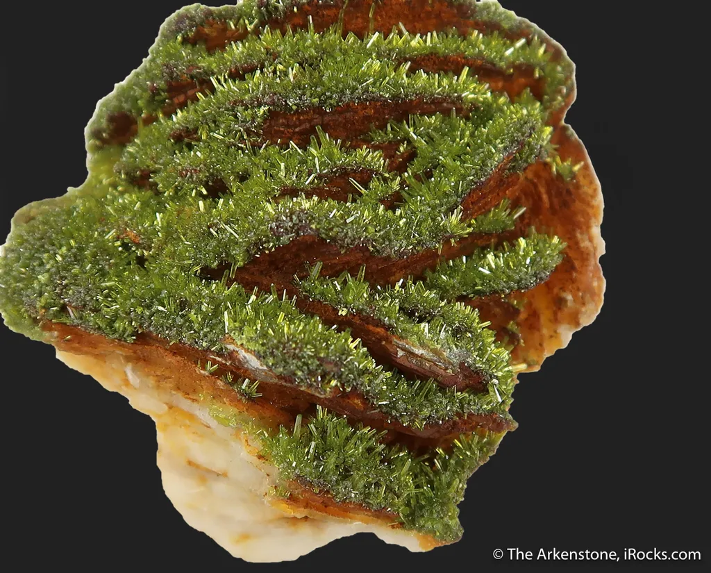 Pyromorphite on Baryte - image 3