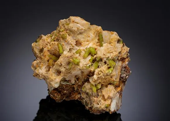 Pyromorphite on Baryte - image 1
