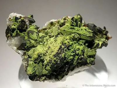 Pyromorphite on Quartz - image 3