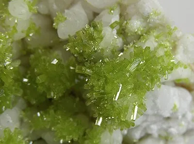 Pyromorphite, Quartz - image 2