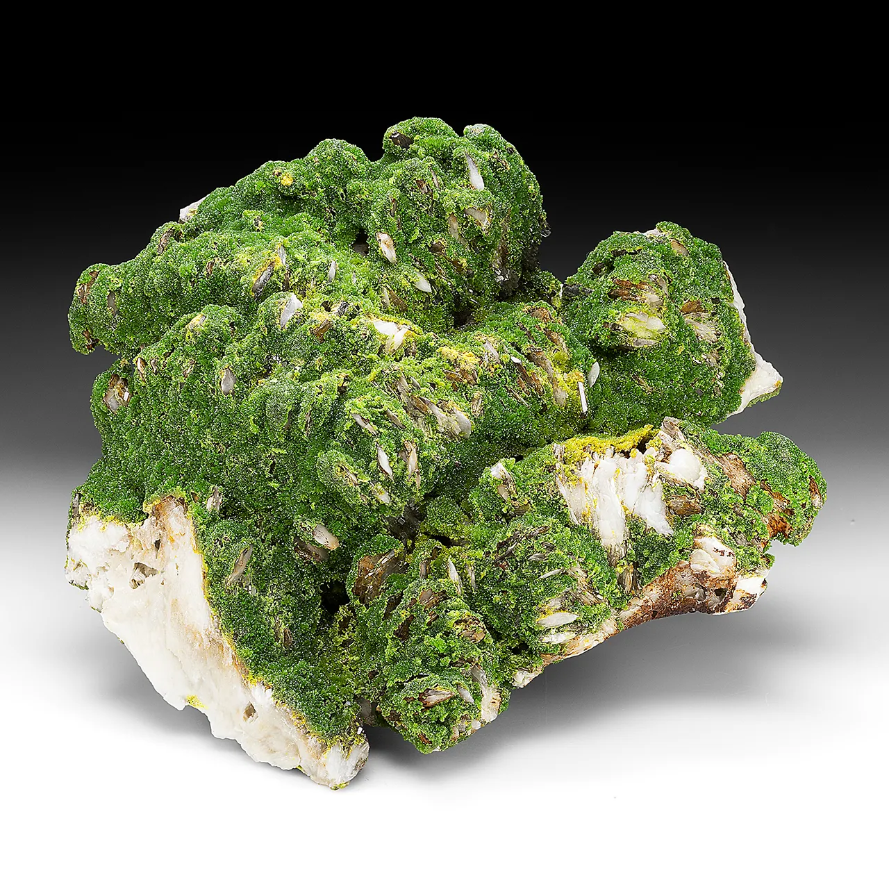 Pyromorphite with Barite - image 1