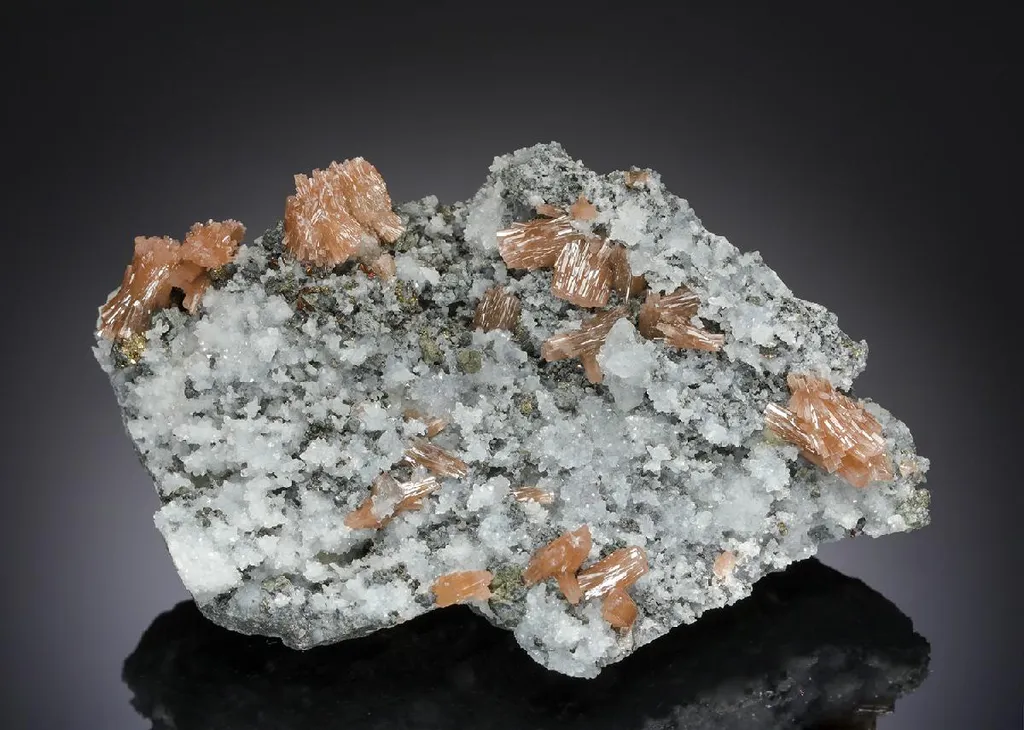 Pyromorphite with Chalcopyrite image
