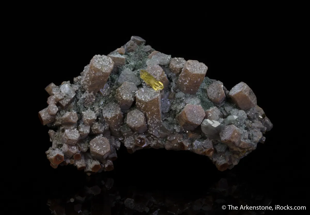 Pyrosmalite-(Mn) with Barite - image 1