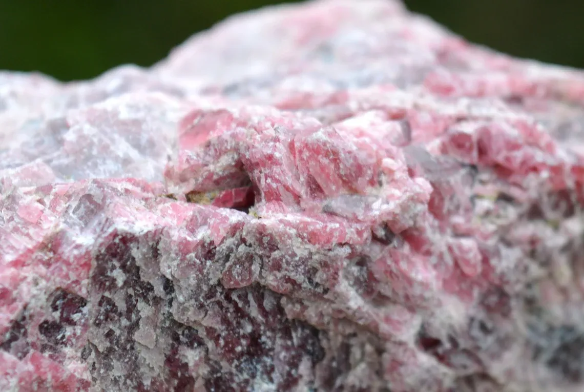 Pyroxmangite - 531 grams - Morro da Mina mine, Conselheiro Lafaiete, Minas Gerais, Brazil - image 2