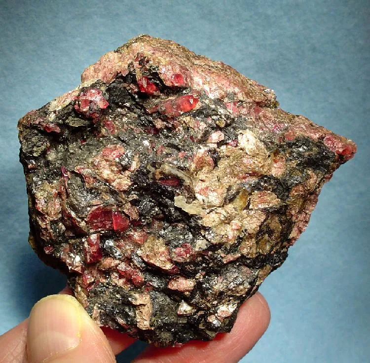 Pyroxmangite image