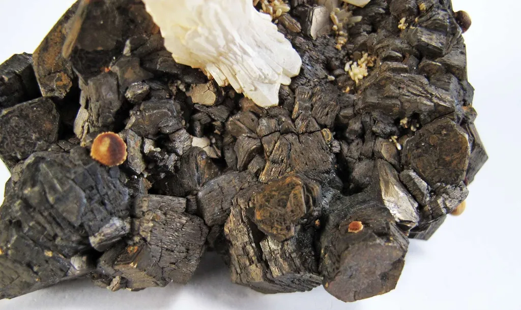 Pyrrhotite and Quartz - image 2