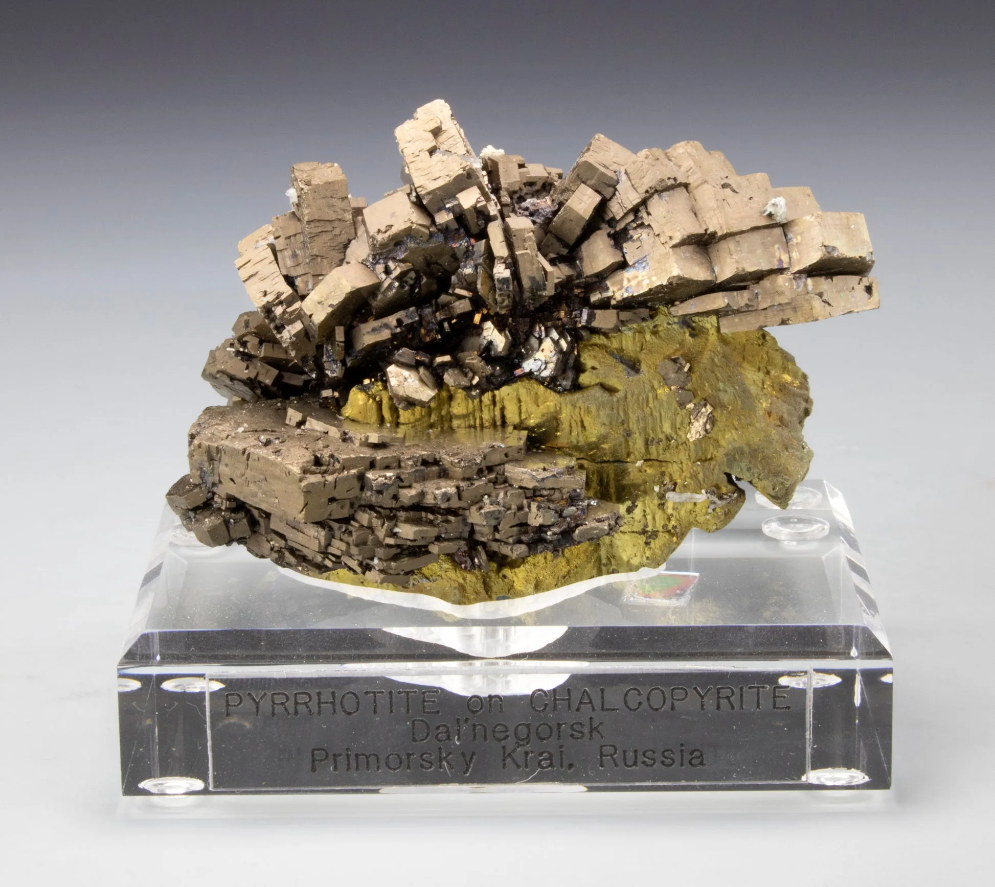 Pyrrhotite on Chalcopyrite - image 1
