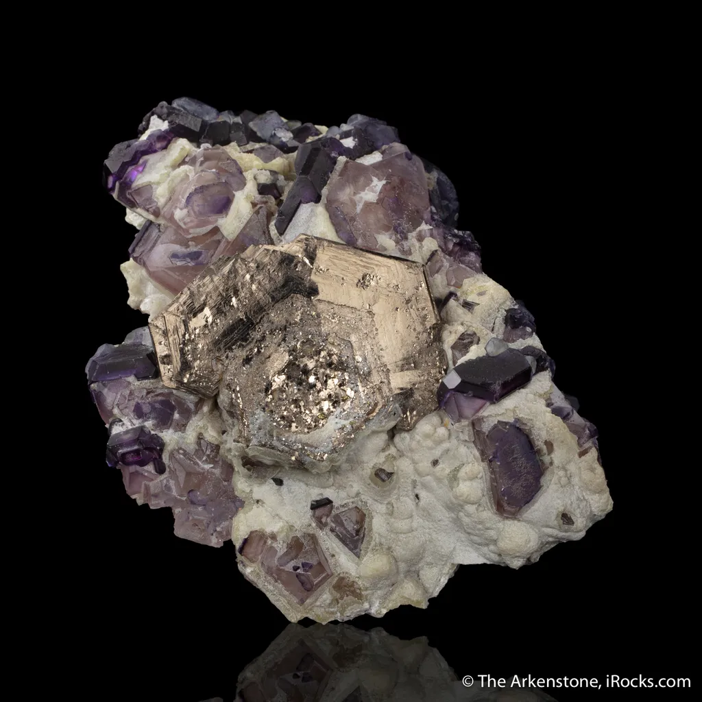 Pyrrhotite on Fluorite with Calcite image