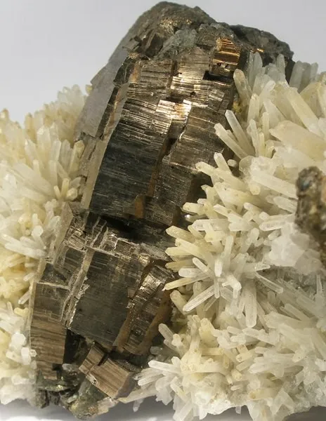 Pyrrhotite, Quartz - image 2
