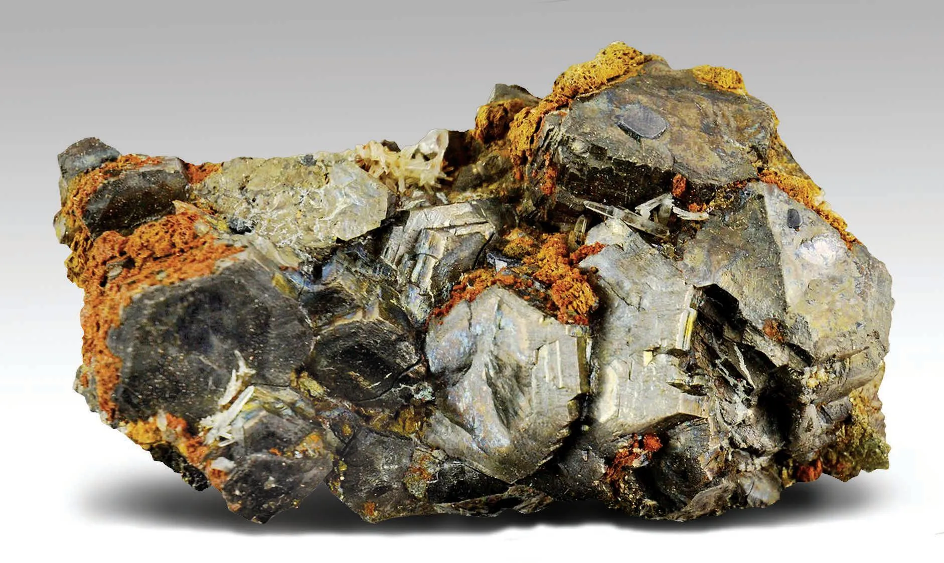 Pyrothiet Pyrrhotite, Quartz, Chalcopyrite - British Columbia, Canada
