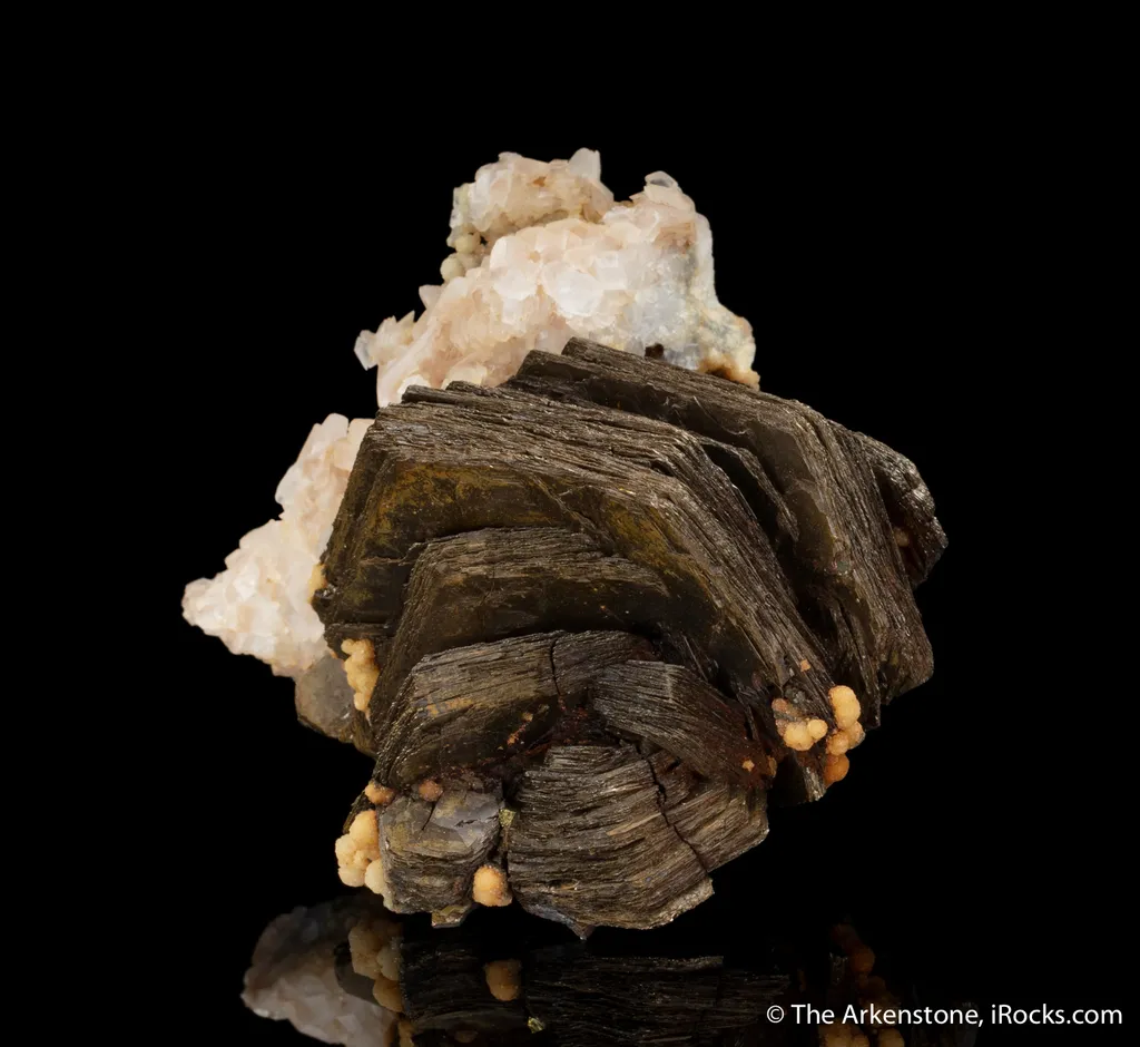 Pyrrhotite with Calcite and Siderite - image 2