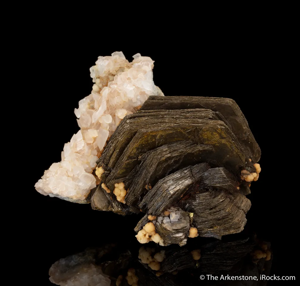 Pyrrhotite with Calcite and Siderite image