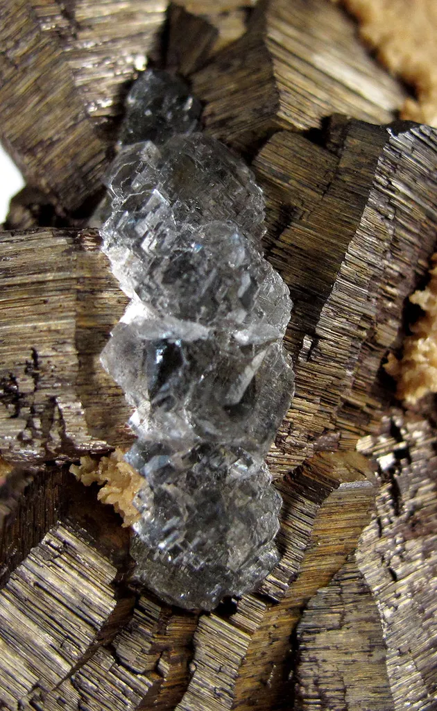 Pyrrhotite With Fluorite and Calcite - image 3