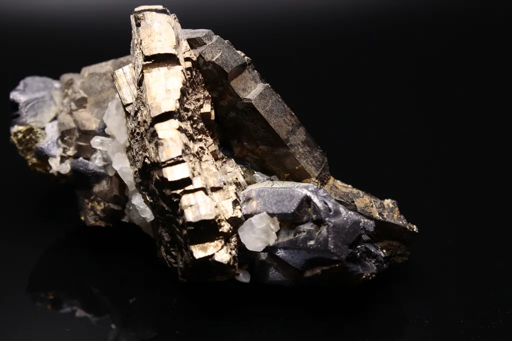 Pyrrhotite, with galena and chalcopyrite - image 3
