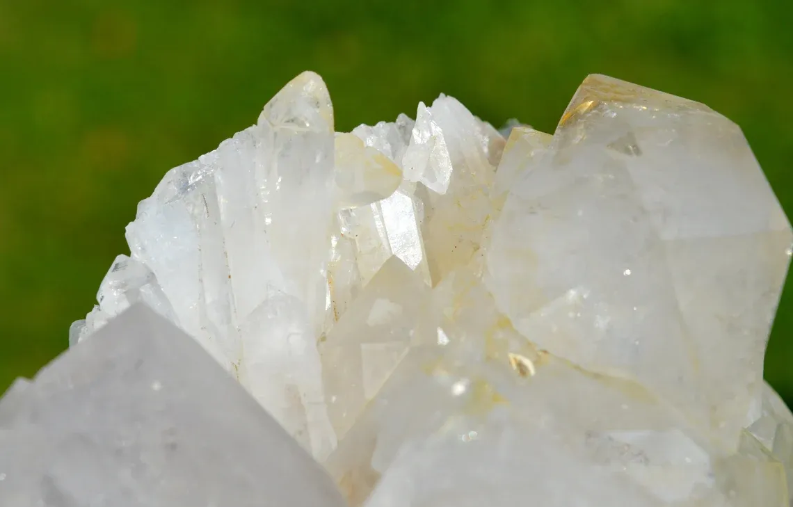Quartz 1120 grams - Oumjrane mining area, Alnif Cercle, Drâa-Tafilalet Region, Morocco - image 7