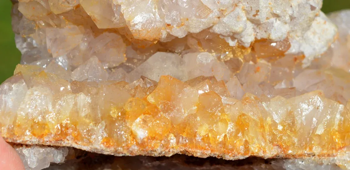 Quartz 1700 grams - L'Argentolle, Saint-Prix, Saint-Léger-sous-Beuvray, Saône-et-Loire, France - image 5