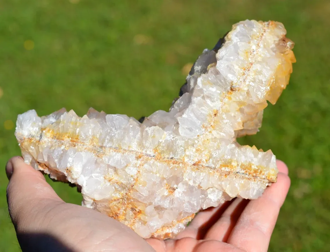 Quartz 1700 grams - L'Argentolle, Saint-Prix, Saint-Léger-sous-Beuvray, Saône-et-Loire, France - image 6
