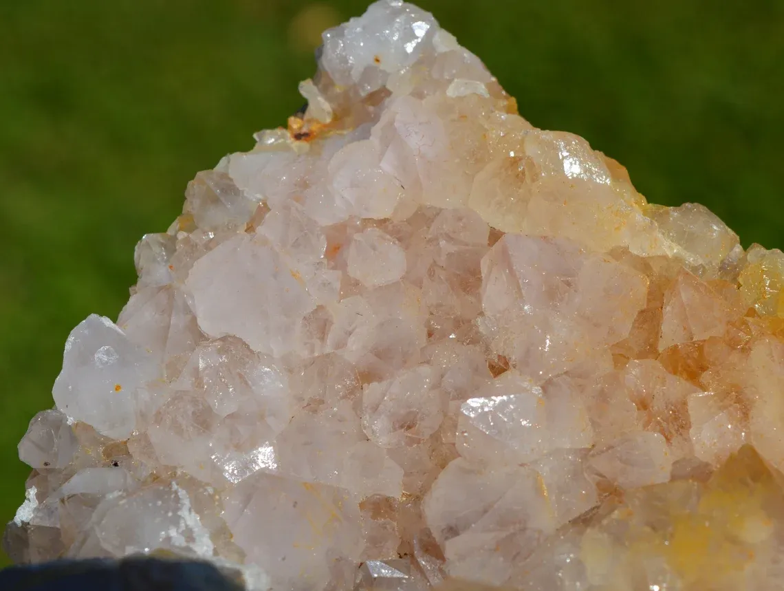 Quartz 1700 grams - L'Argentolle, Saint-Prix, Saint-Léger-sous-Beuvray, Saône-et-Loire, France - image 2