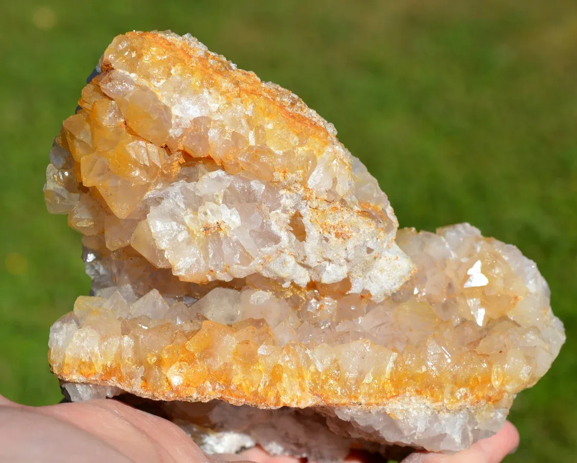 Quartz 1700 grams - L'Argentolle, Saint-Prix, Saint-Léger-sous-Beuvray, Saône-et-Loire, France - image 4