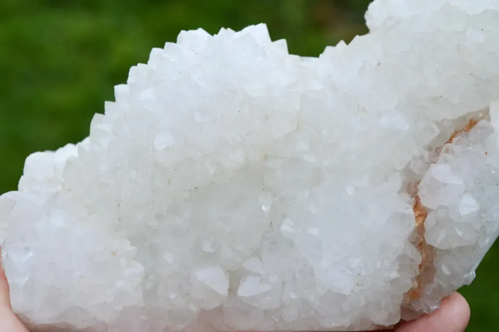 Quartz 1880 grams - Minas Gerais, Brazil - image 4