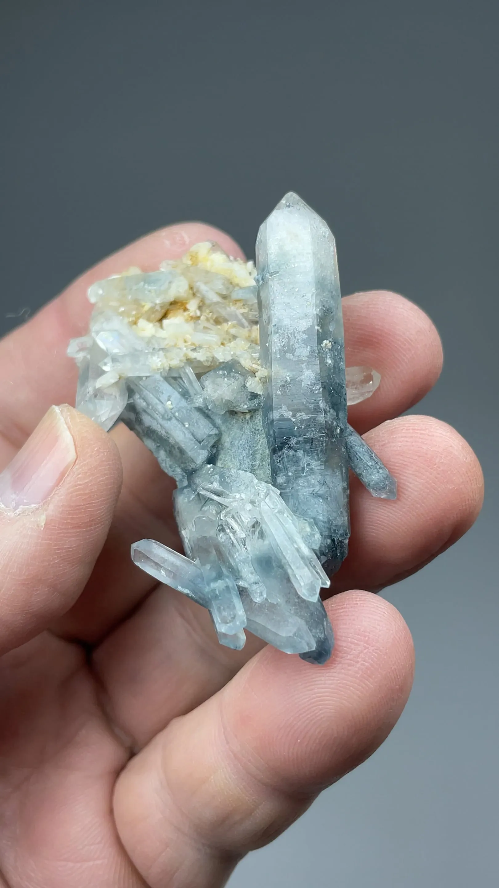 Quartz - image 2